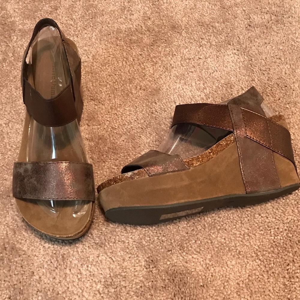 Wedge sandals